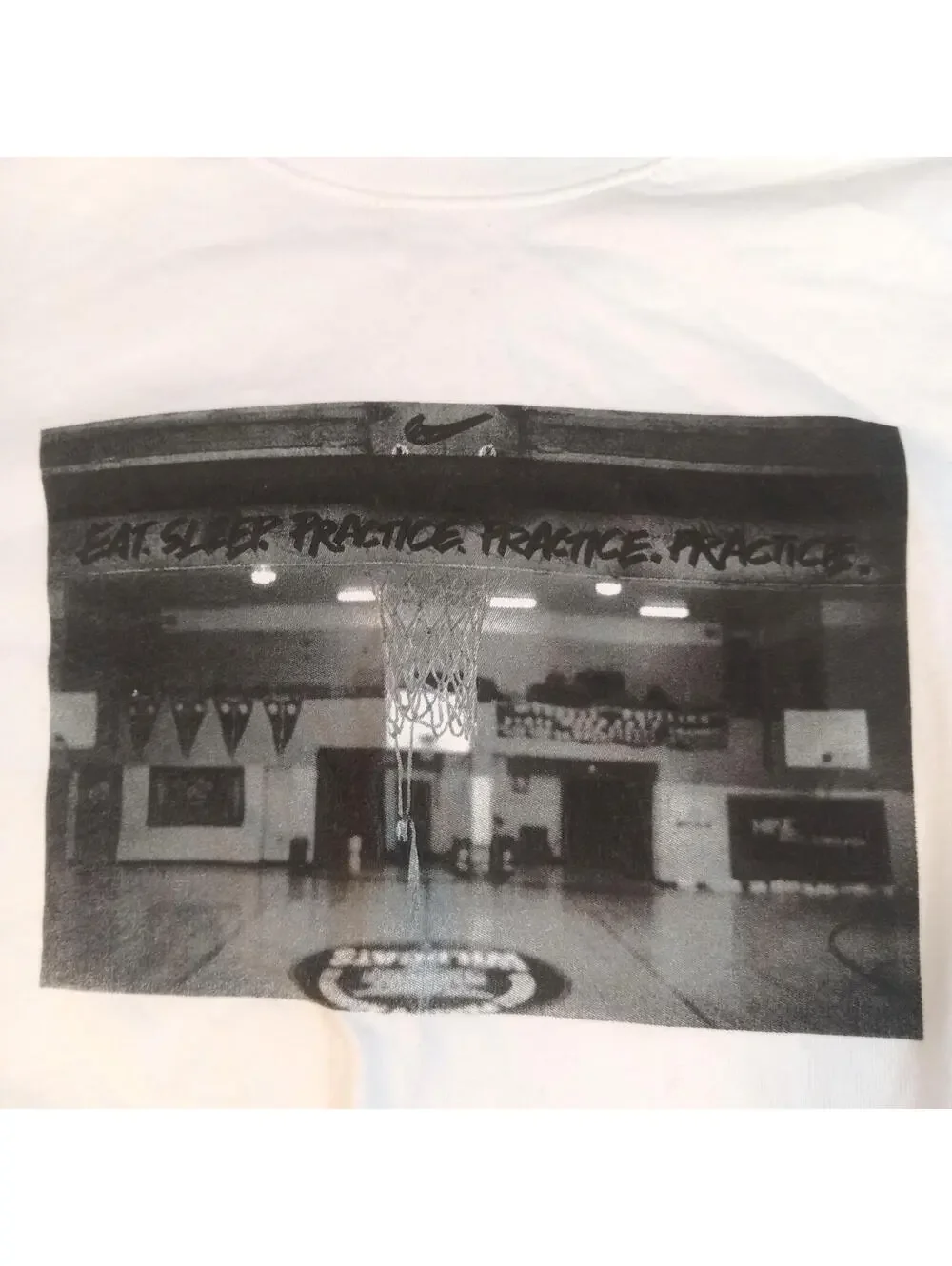 Nike Tee Graphic Sporty Streetwear Womens Small White Black 